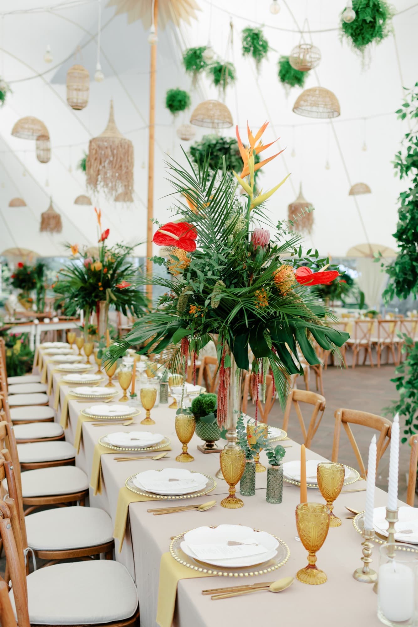 Menyasszony és vőlegény — Nicol Weddings koordinátor